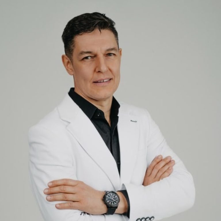 dr Krzysztof Sobolewski-min